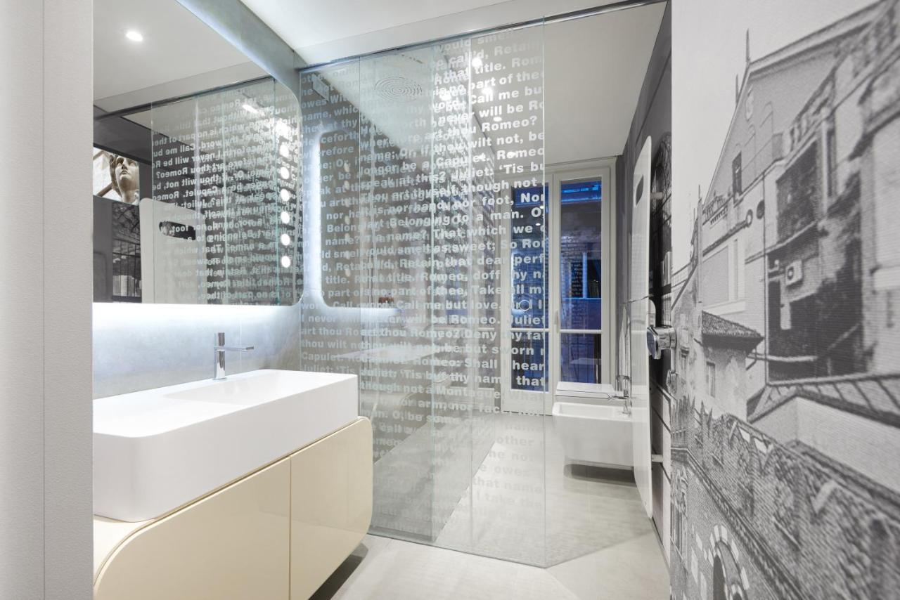 Lords Of Verona Luxury Apartments ภายนอก รูปภาพ