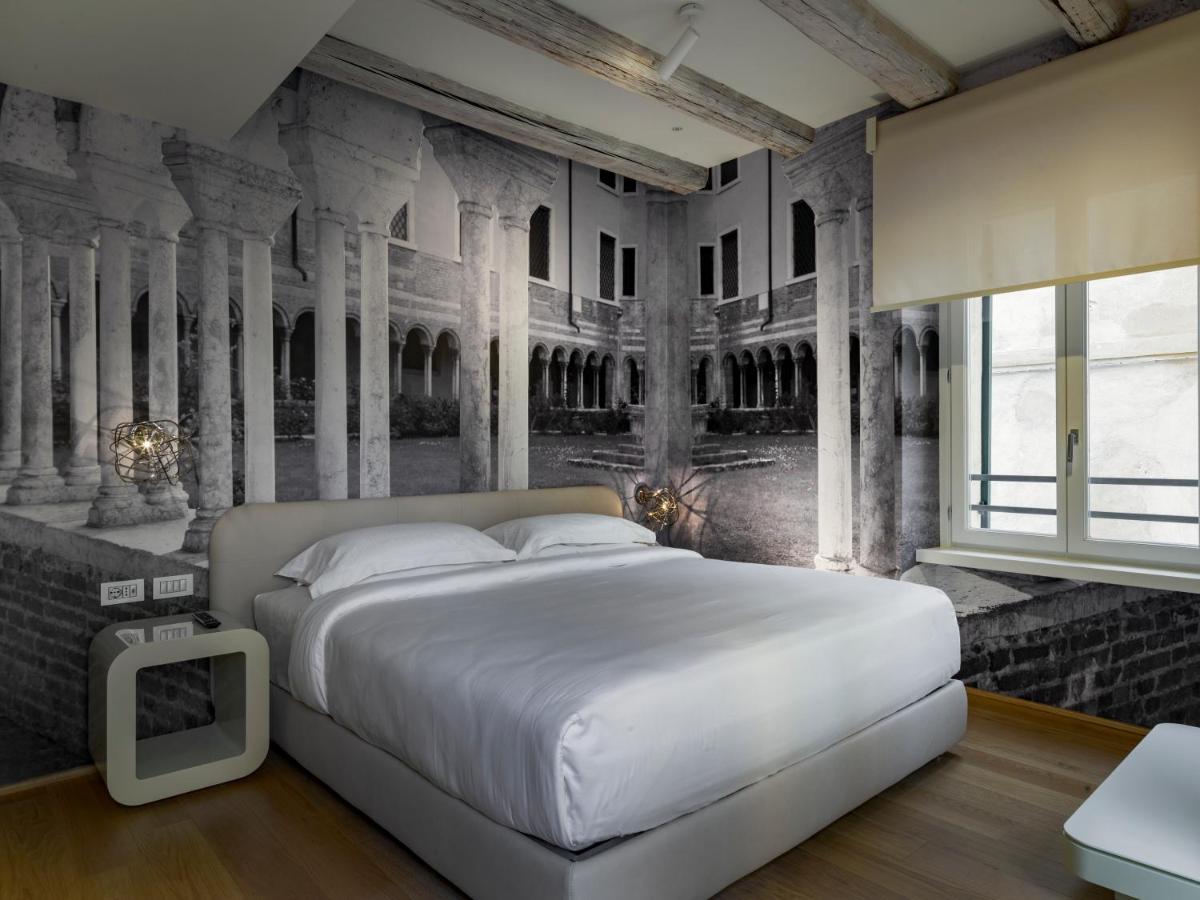 Lords Of Verona Luxury Apartments ภายนอก รูปภาพ