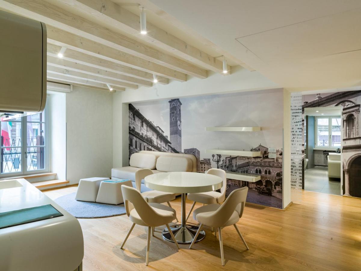 Lords Of Verona Luxury Apartments ภายนอก รูปภาพ