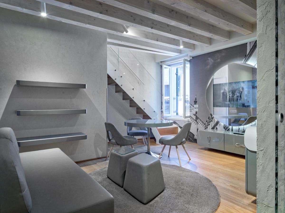 Lords Of Verona Luxury Apartments ภายนอก รูปภาพ