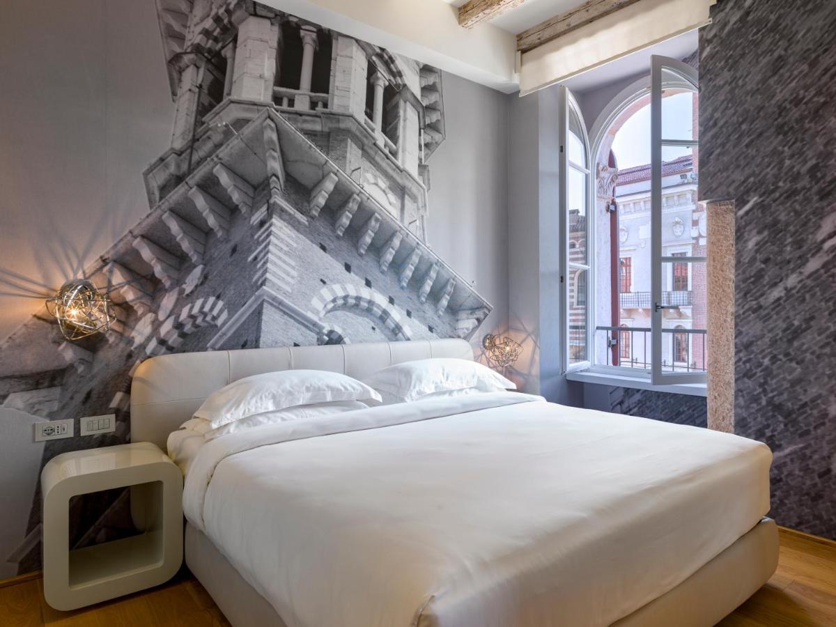 Lords Of Verona Luxury Apartments ภายนอก รูปภาพ
