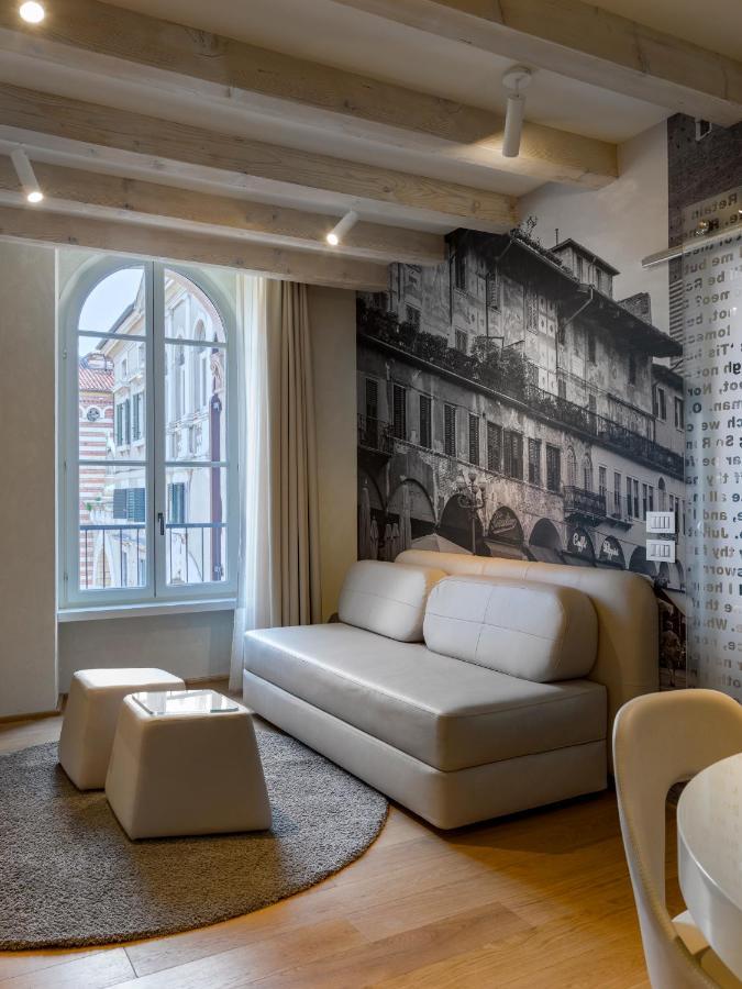 Lords Of Verona Luxury Apartments ภายนอก รูปภาพ