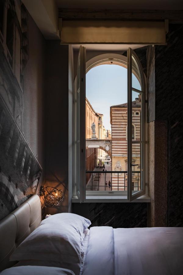 Lords Of Verona Luxury Apartments ภายนอก รูปภาพ