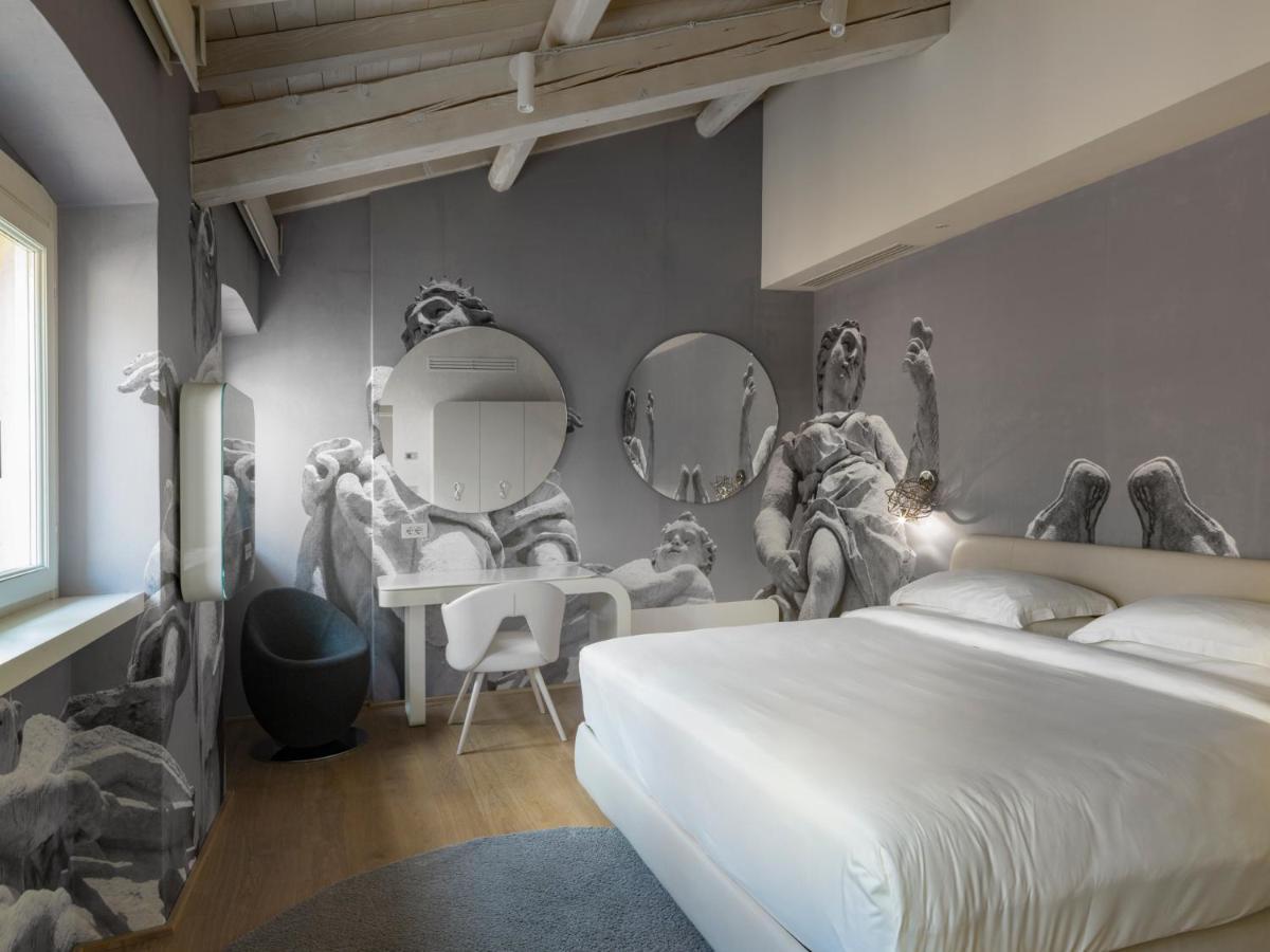 Lords Of Verona Luxury Apartments ภายนอก รูปภาพ