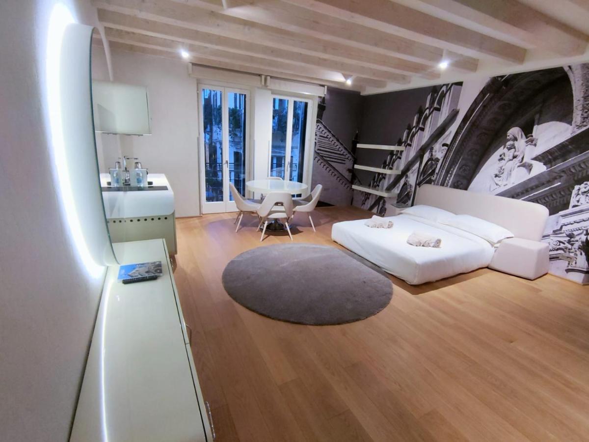 Lords Of Verona Luxury Apartments ภายนอก รูปภาพ