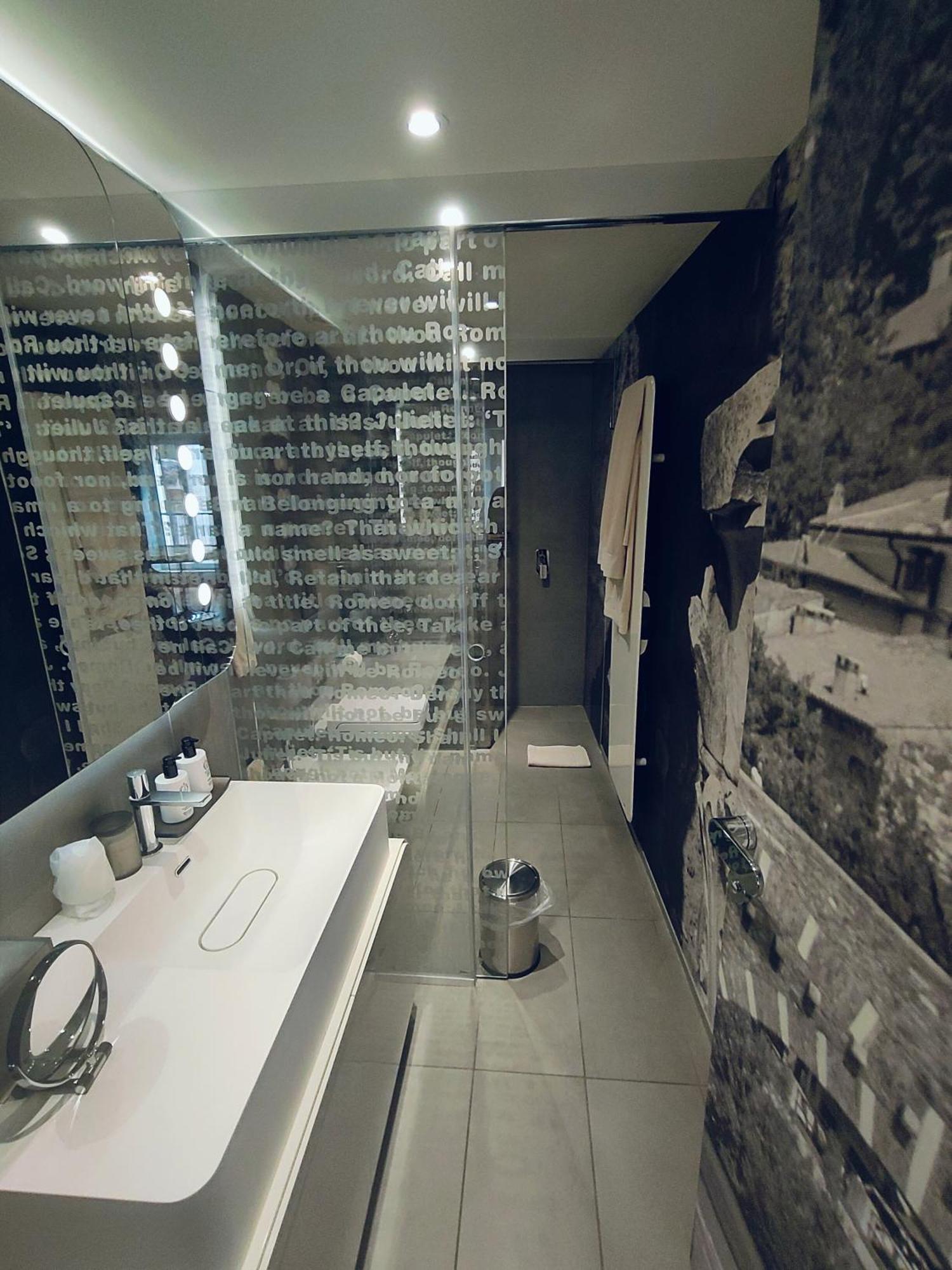Lords Of Verona Luxury Apartments ภายนอก รูปภาพ